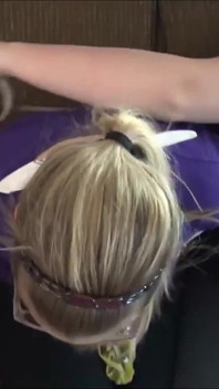 Křesťanská nevlastní máma disciplinuje sassy nevlastní dceru s tape bondage, kalhotkami a výprask!