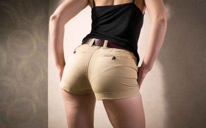 Teasecombo 4K: तंग शॉर्ट्स पहनी कमसिन शौकिया अपनी दिखने वाली पैंटी लाइन को छेड़ती है