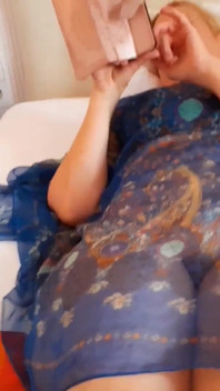 Permainan seks rakaman dekat Selena dengan creampie pepek