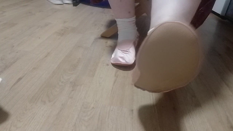 tammara big: Sandal senam pertama saya dengan kaus kaki putih