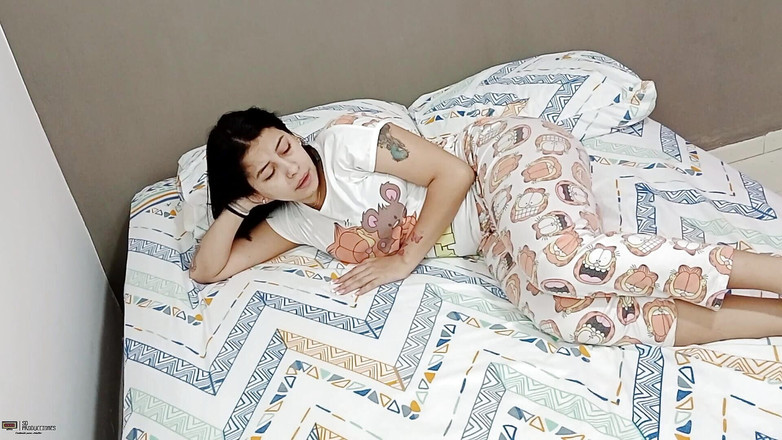 Vayolet: Зведені брати використовують будинок наодинці, щоб зайнятися жорстким сексом - порно іспанською