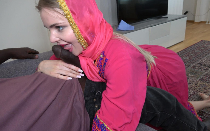 Amateur Homemade Porn: Hijabi Wife Seduced BBC Brother-in-law While Cleaning the House