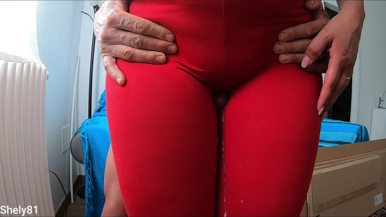 Shely81: Chłopak kurier po dostarczeniu paczek jest uwiedziony przez panią, dokuczany,...