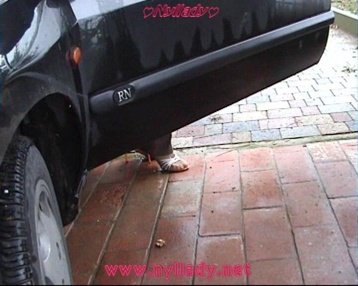 Nyllady: Mengepam pedal