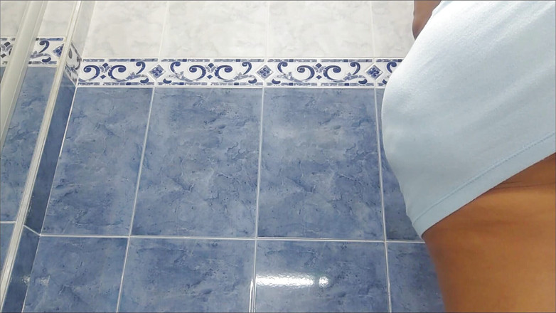 Katrina4deluxe: Zwei Videos in einem: Ich habe meine stiefmutter im badezimmer...