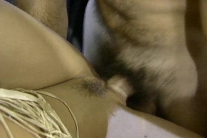 THAGSON RETRO: Awek Hawaiia menitis air mani selepas pengongkek piledriver yang sengit...