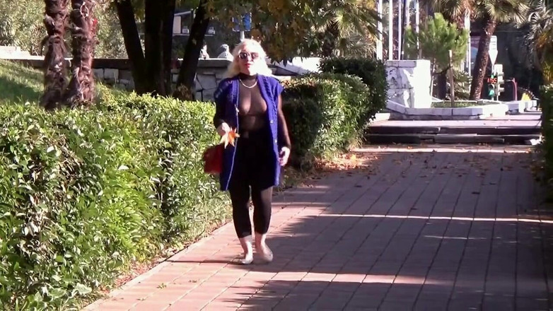 RedRoseRus: 公共场合的尼龙奶