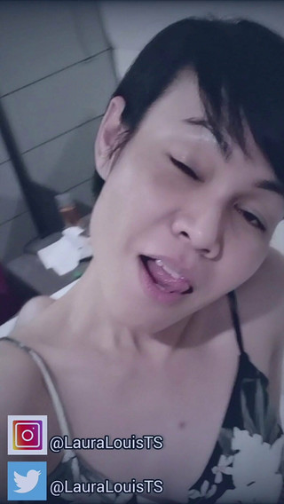Laura Louis TS: Laura Louis TS brinca consigo mesma