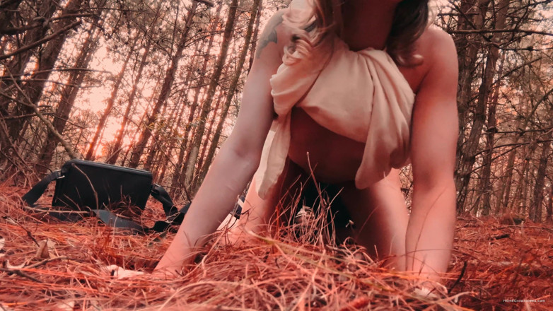 Homegrown Video: 操Scarlett在树林里