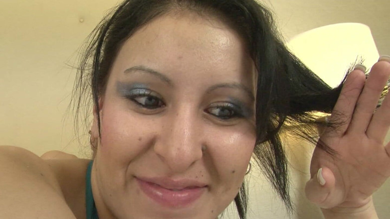 THAGSON: Amatérská kouření scéna-2 prsatá brunetka MILF saje ptáka svého milence,...