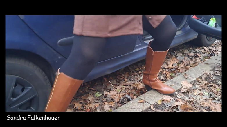 Sandra Falkenhauer: Pee Compilation 2024