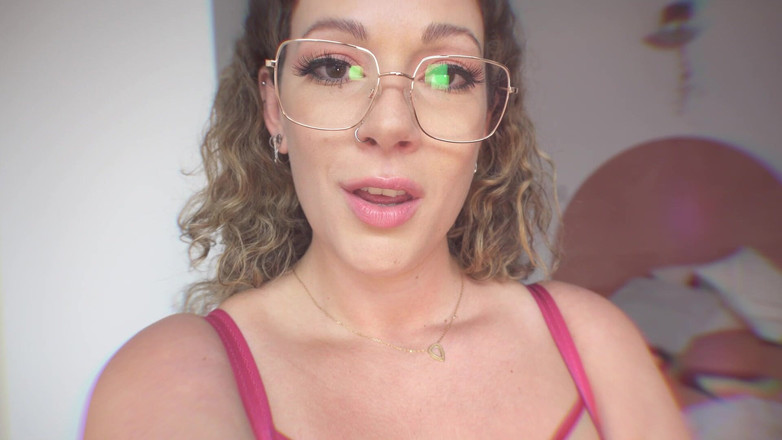 Sasha Curves: Dev kadın öğretmen okul zorbalarıyla ilgileniyor