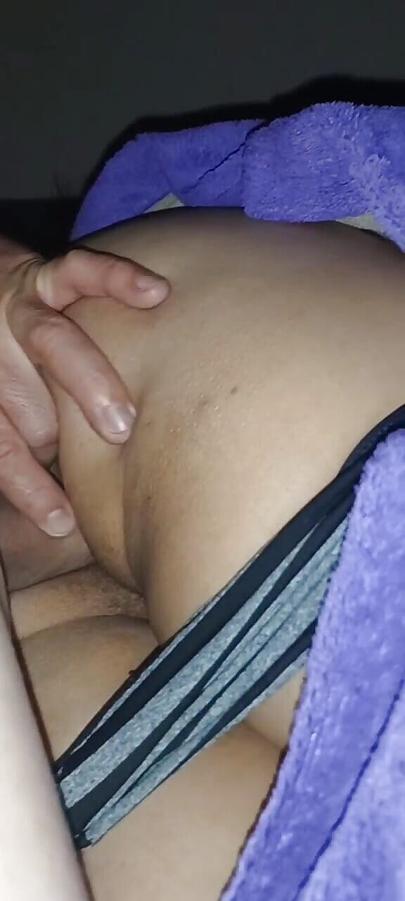 E-Alfa: Анальний домашній секс