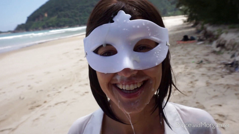 Bruce-and-Morgan: Amour de la pisse et facial à la plage