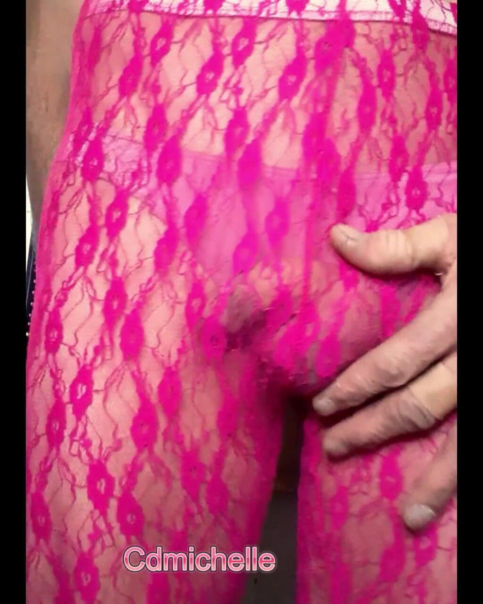 Feeling sexy today crosdressing: Cdmichelle सेक्सी गुलाबी लेगिंग पहने हुए