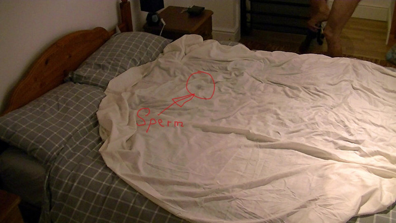 Mark Hannes: Cewek sange ini lagi asik masturbasi sambil bugil di kamar...