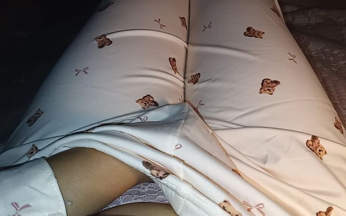 Jenny Vian: Tôi không thể chịu đựng được ham muốn xuất tinh, hãy đụ tôi