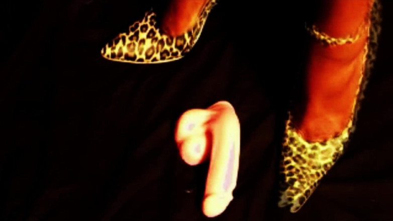 The Goddess Simone: Nginjak sph nginjak sepatu hak tinggi