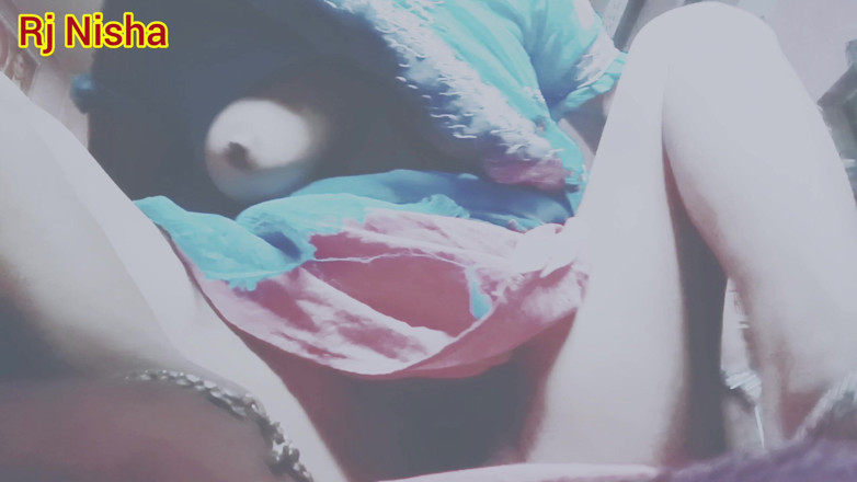 RJ NISHA: Indiano oman sditalinando buona performance