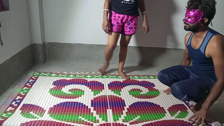 FireeCouple: Jurulatih yoga mengongkek saya dengan keras apabila mengajar yoga di...