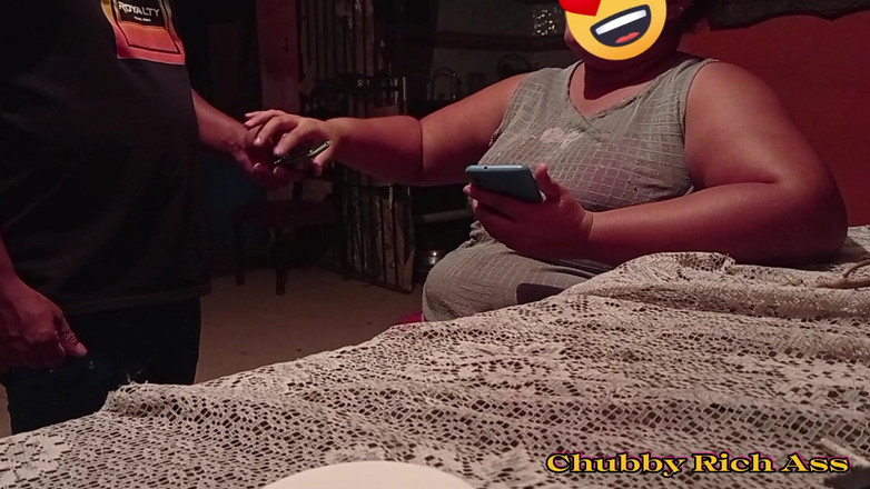 Gordita Culo Rico: Porouchal se mi mobil a šukám technika, abych mu zaplatil