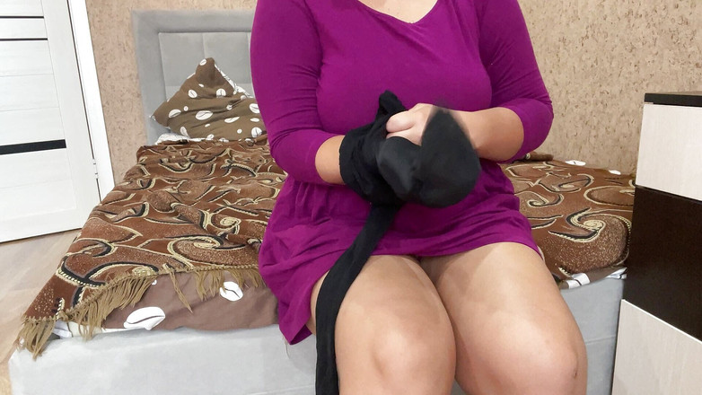 Lux Eva: パンティーなし熟女-セクシーなパンストフェチを試着-コンピレーション