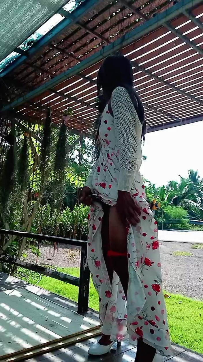 Menaiisd: Miluji stříkat venku