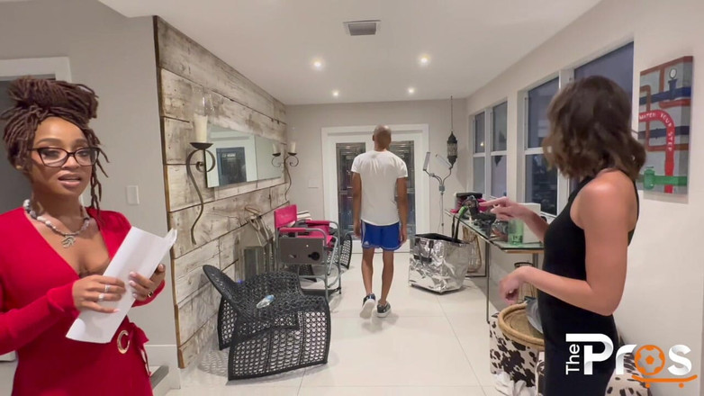 The Flourish XXX: 더 프로 S2e08 Mena Carlisle 매끄러운 고객 스포츠 에이전트