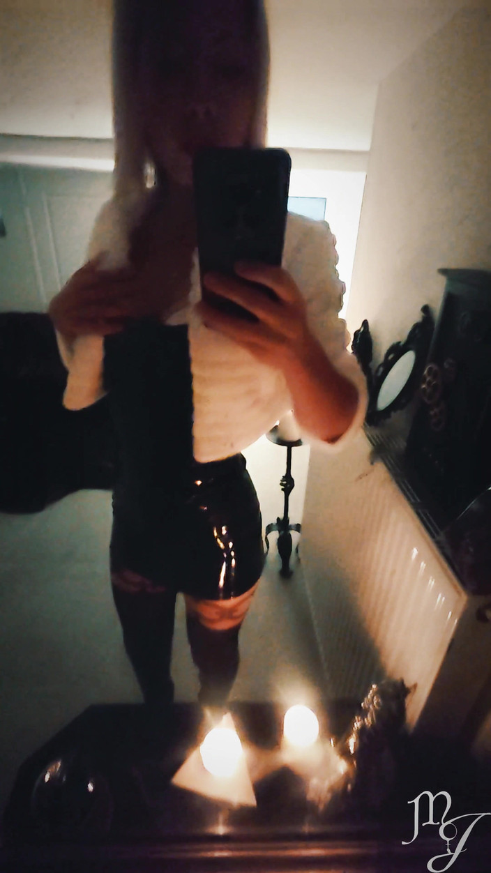 DeesseJulia: 오늘의 의상: 내 펨돔 세계로 - 여주인 Julia