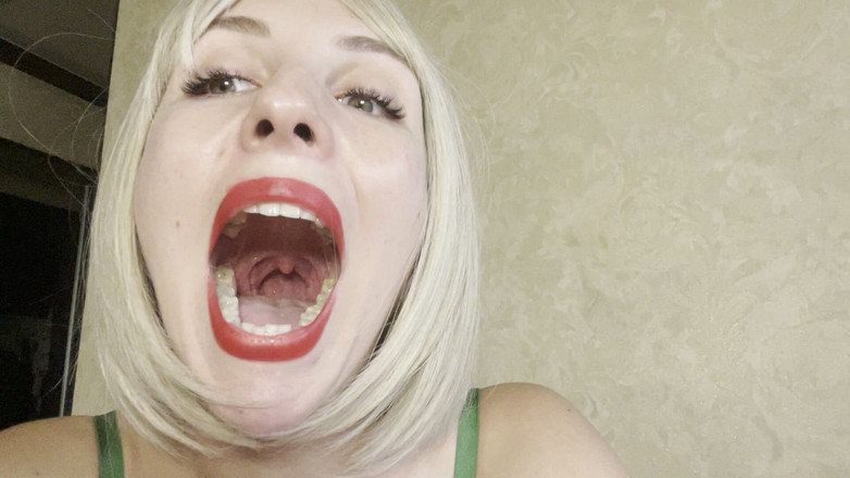 Hottie goddess: Bagnato e disordinato gioco di sputi, gola fetish e adorazione...