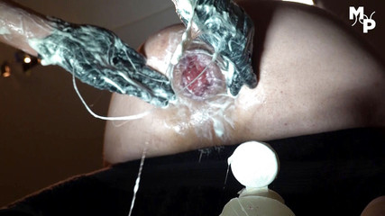 Marcus Pollack Gay: 被拳打的熊得到一个盛开的玫瑰屁股