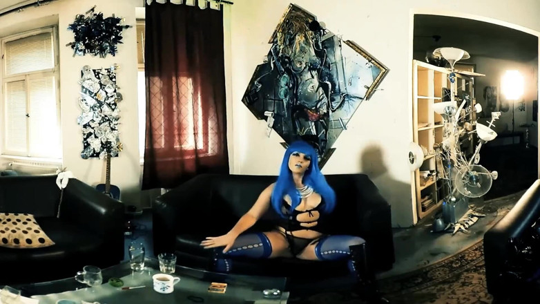 Leon Lambert Girls Twerk Parties CFNM: Destiny kouří v mém výtvarném kroužku a ukazuje mi, co...