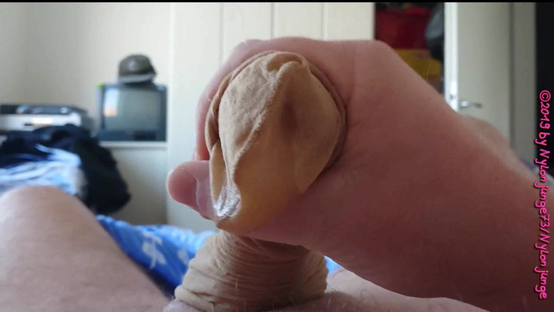 Carmen_Nylonjunge: 내 자지를 빨아주는 18살 소녀