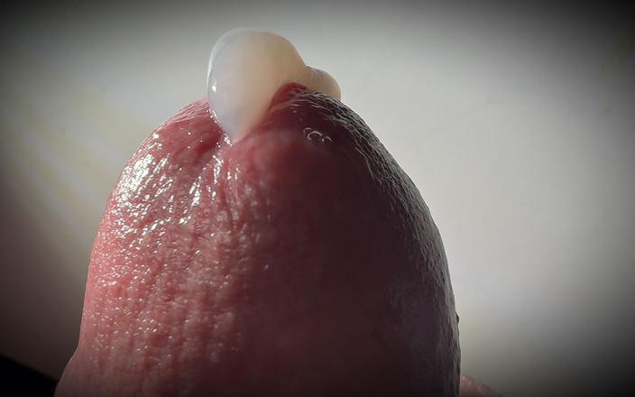 Leonardo-1974: Pene sgocciolante