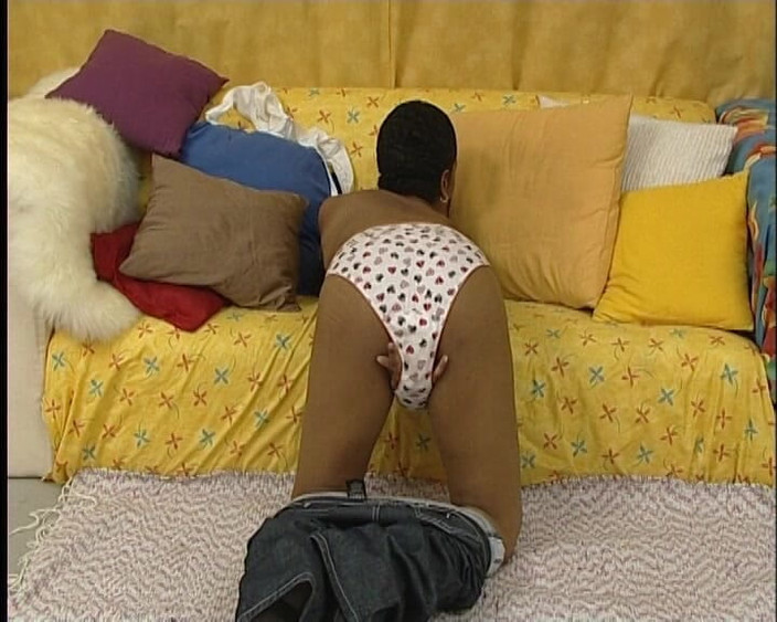 YOUR FIRST PORN: Schwarze Nicky Ist Sehr Heiss - Black Nicky बहुत हॉट है