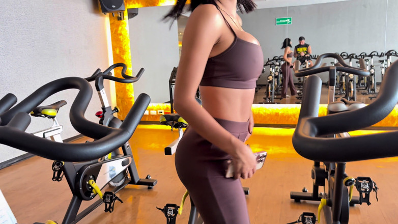 Valentino Roca TV: POV - Almost Pregnant Gym Stranger Wanting to Meet Me - Laura...