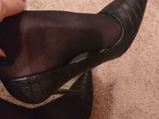 Ladry: Sexy Secretary in Stockings