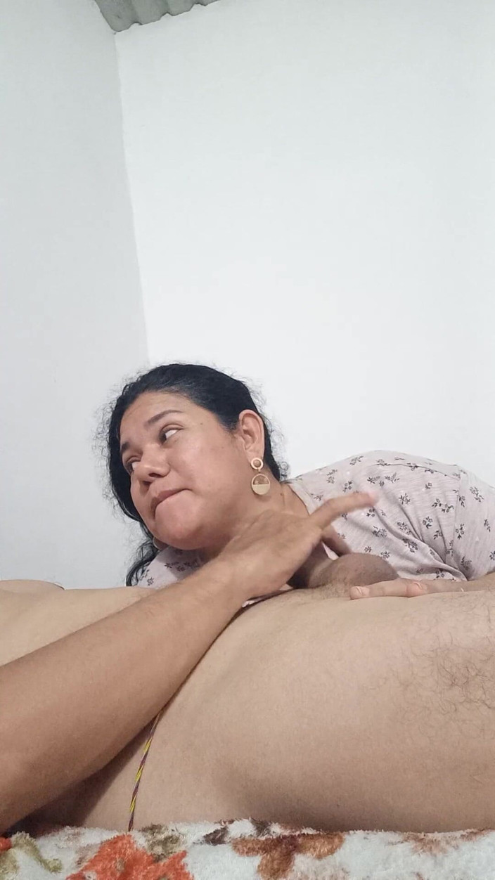 Valkyrieandluigy: Soție suge pula în stil tachinare