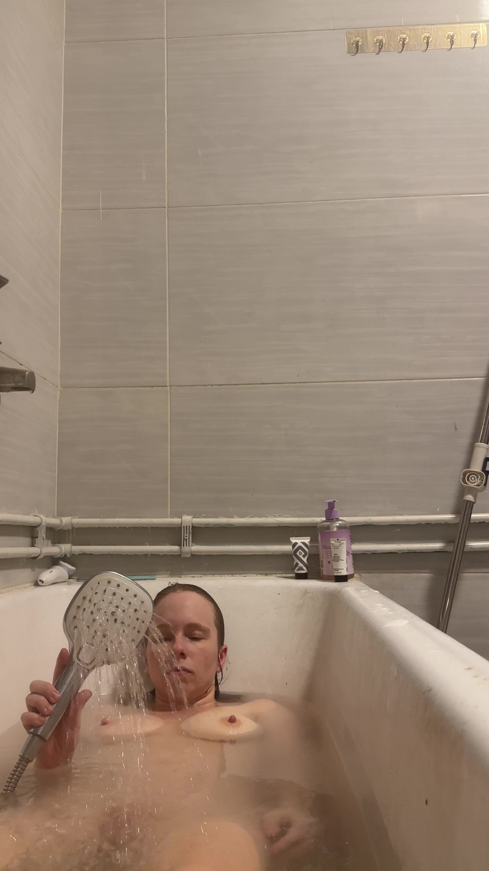 SweetLucy96: Apa yang paling anda suka tentang saya?