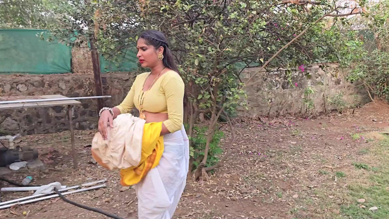 Kamasutra61: Hot Indian Desi Couple Holi Special Romance