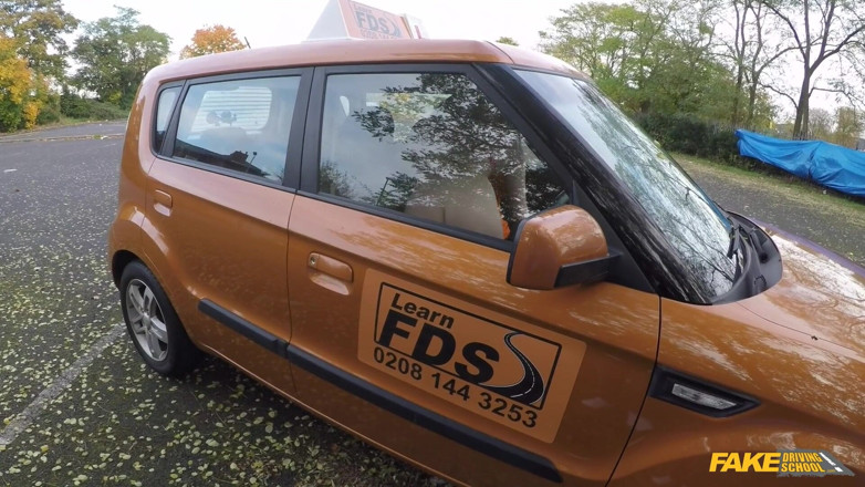 Fake Driving School: โรงเรียนสอนขับรถปลอม - Satine Spark นักเรียนซุกซนอมควยครูสอนเพื่อสอบขับรถผ่าน