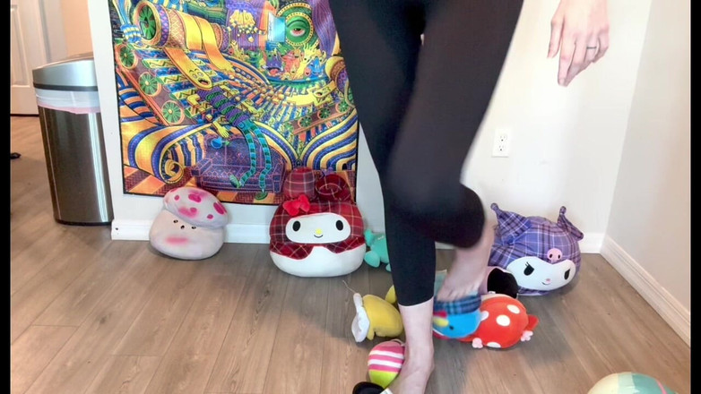 Peppermint Giantess: Plushie Stomp - collezione di giocattoli imbottiti fino a 16 piedi