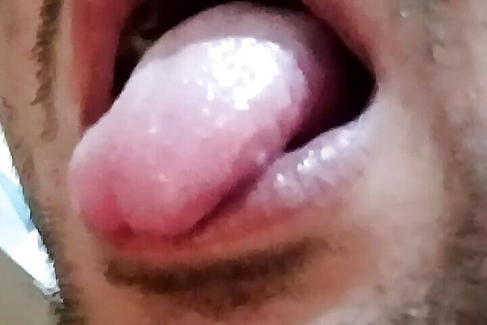 Gangbang straight: Šukání prstem do pusy