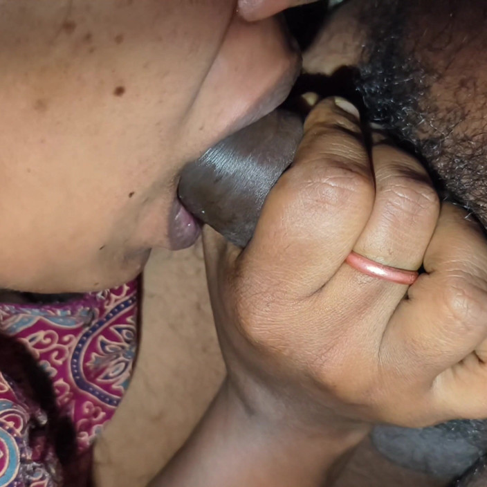Realmallucouplevlog: Mallu ragazza tamil il miglior pompino mattutino