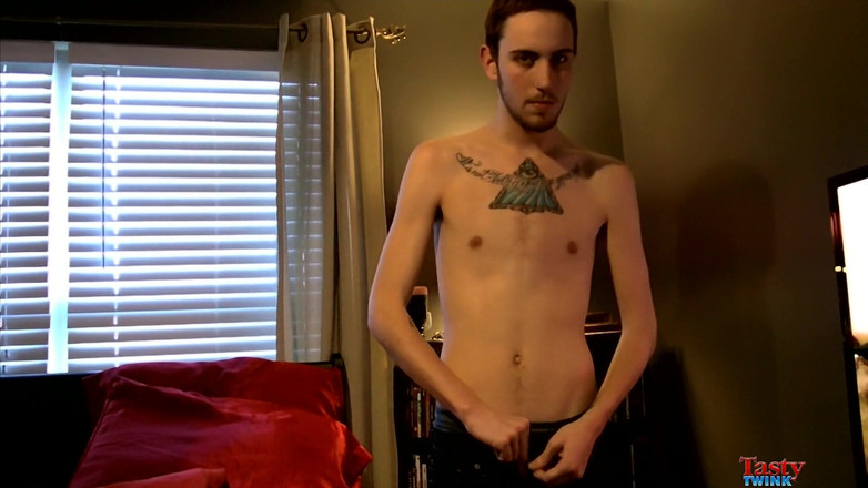 Tasty Twink: Primera vez en cámara para Chase