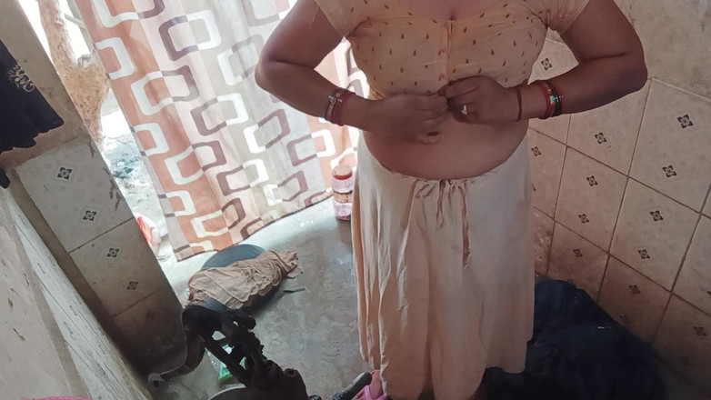 Desi_bhabhi121: नग्न स्नान शो देसी भाभी