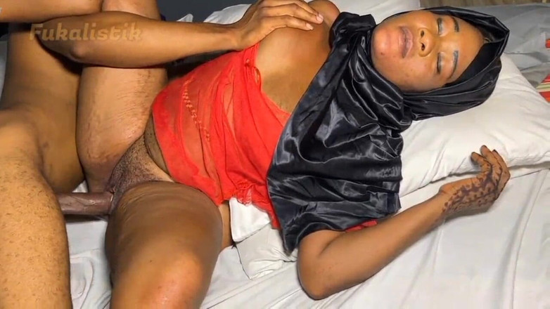 Fukalistik: La vedova arrapata con il velo è stata allargata ed il...