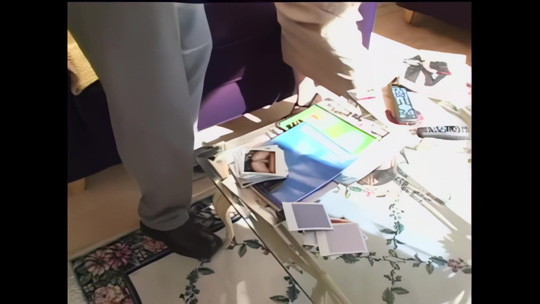 Pornobello: Gwen Summers: mladá, krásná, toužící po velkém, pevném penisu