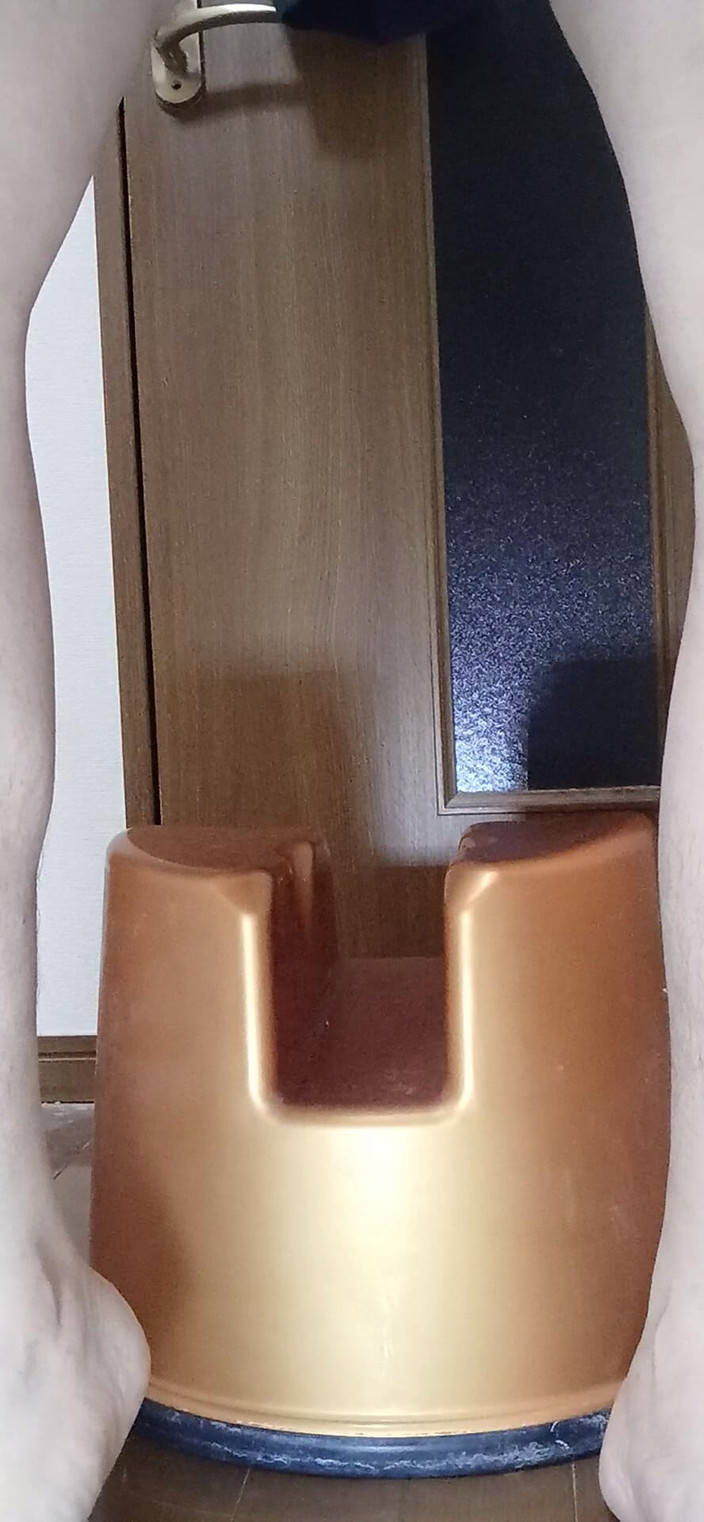 kei chan: Jeu de lotion lors de l’insertion d’un vibromasseur anal