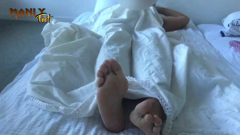 Manlyfoot: Whats Your Story - 모닝 글로리 - 정액 발 양말 시리즈 - Manlyfoot - 침대에서 자위